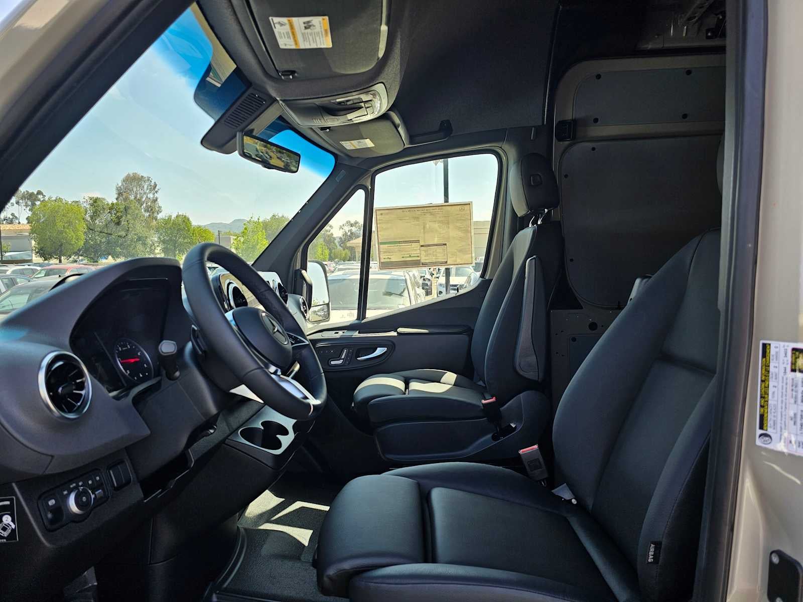 2026 Mercedes-Benz Sprinter 2500 Standard Roof I4 Diesel HO 144 AWD