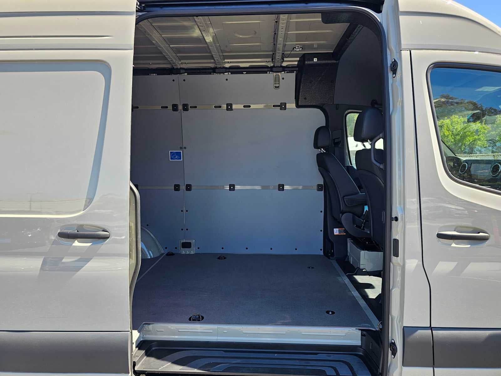 2026 Mercedes-Benz Sprinter 2500 Standard Roof I4 Diesel HO 144 AWD