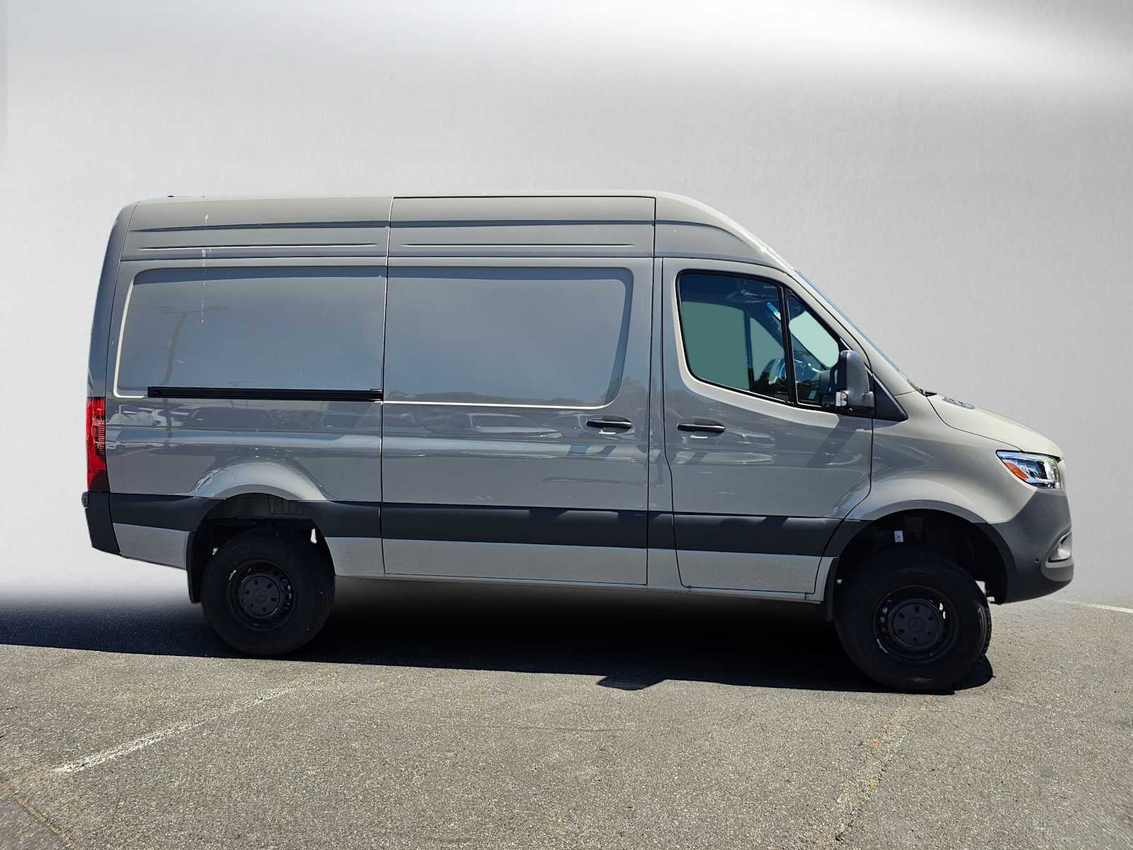 2026 Mercedes-Benz Sprinter 2500 Standard Roof I4 Diesel HO 144 AWD