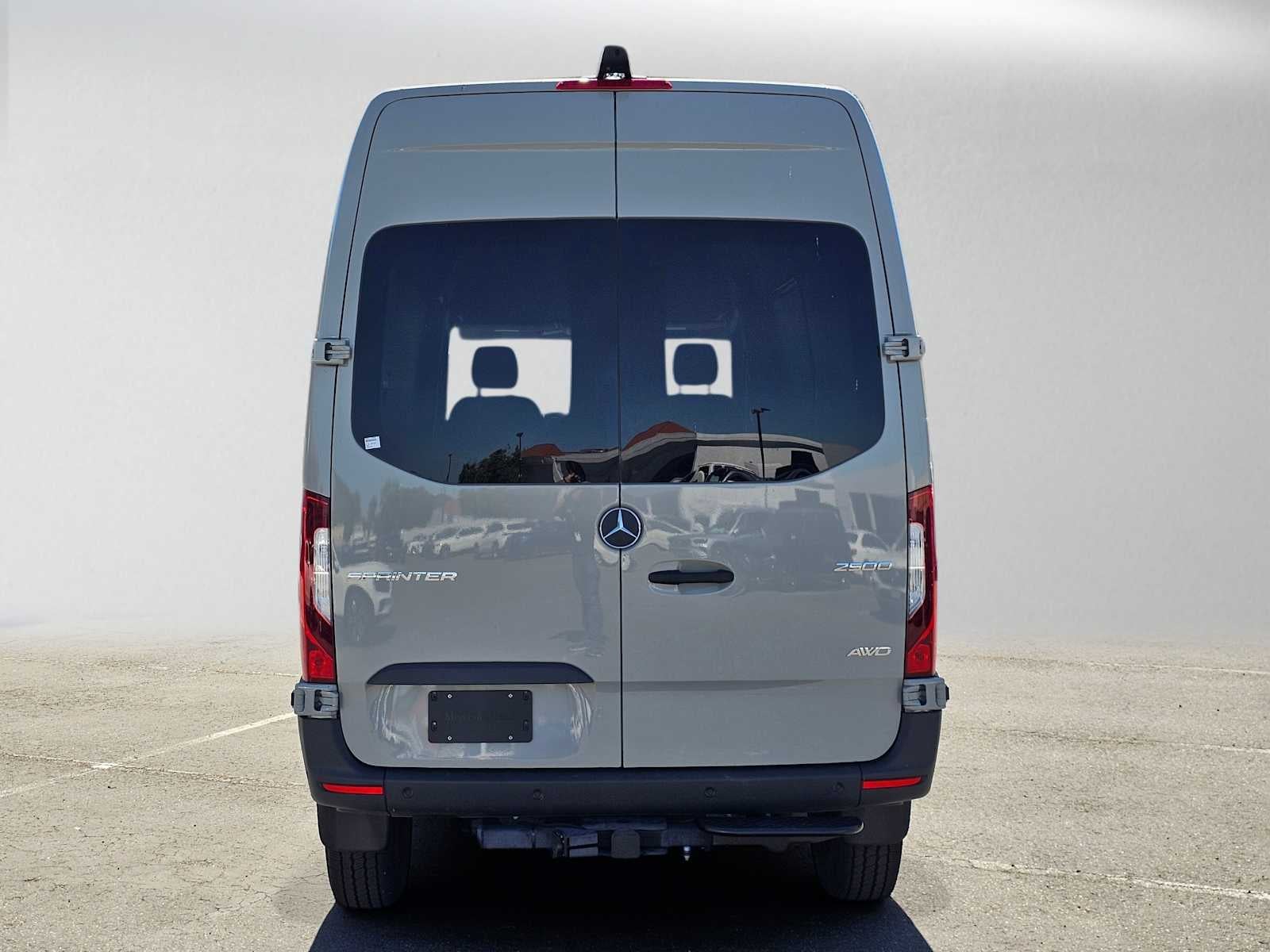 2026 Mercedes-Benz Sprinter 2500 Standard Roof I4 Diesel HO 144 AWD