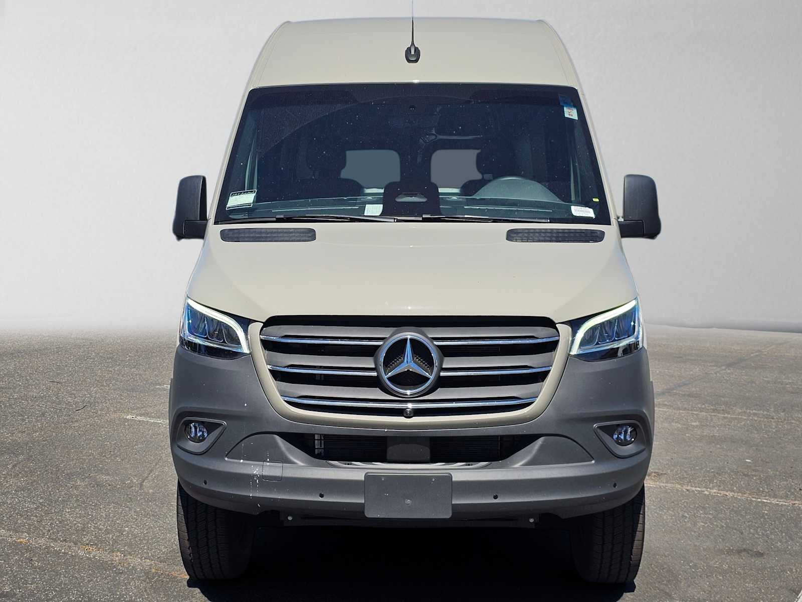 2026 Mercedes-Benz Sprinter 2500 Standard Roof I4 Diesel HO 144 AWD