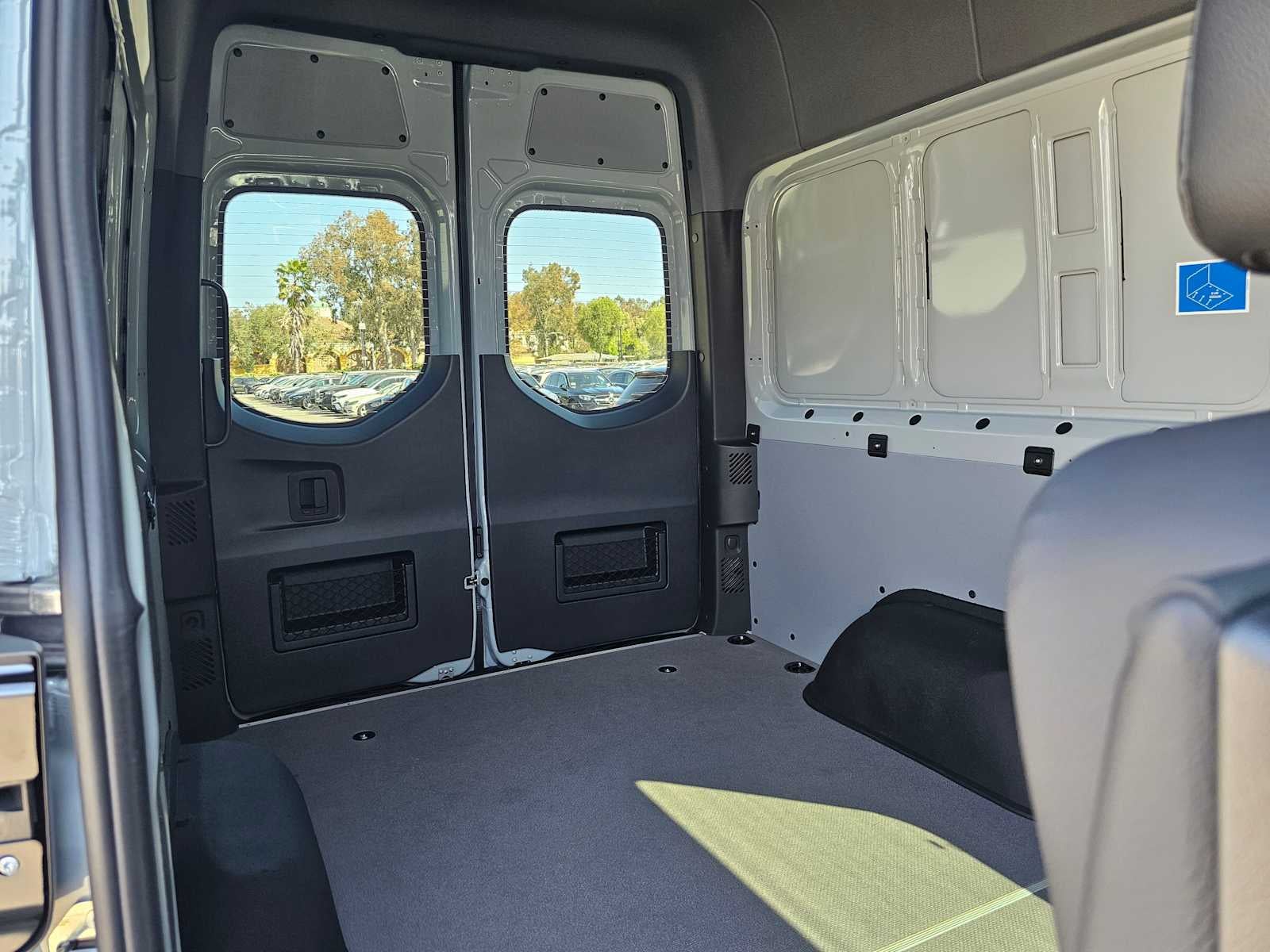 2026 Mercedes-Benz Sprinter 2500 Standard Roof I4 Diesel HO 144 AWD