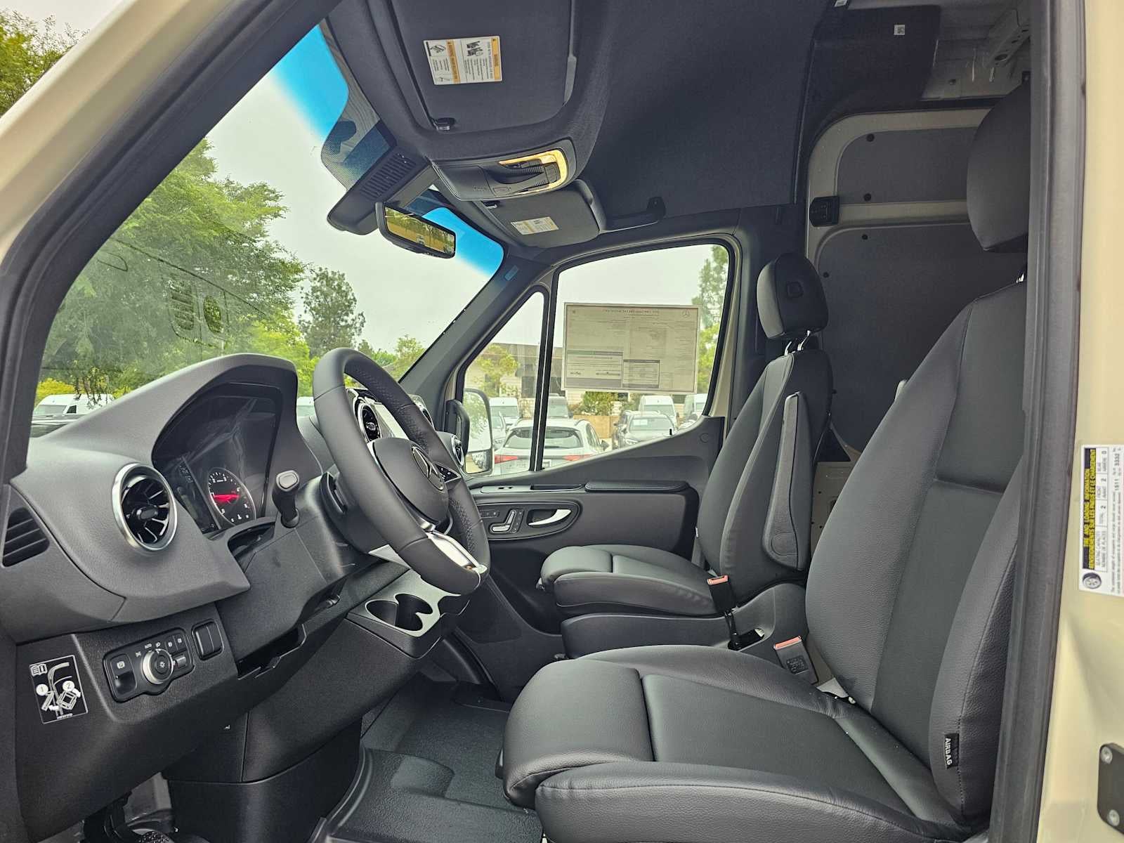 2026 Mercedes-Benz Sprinter 2500 Standard Roof I4 Diesel HO 144 AWD