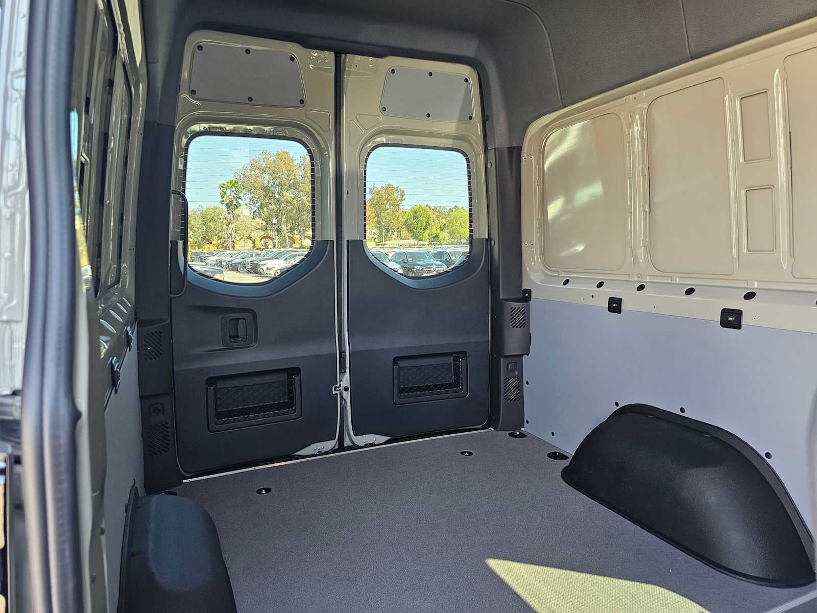 2026 Mercedes-Benz Sprinter 2500 Standard Roof I4 Diesel HO 144 AWD