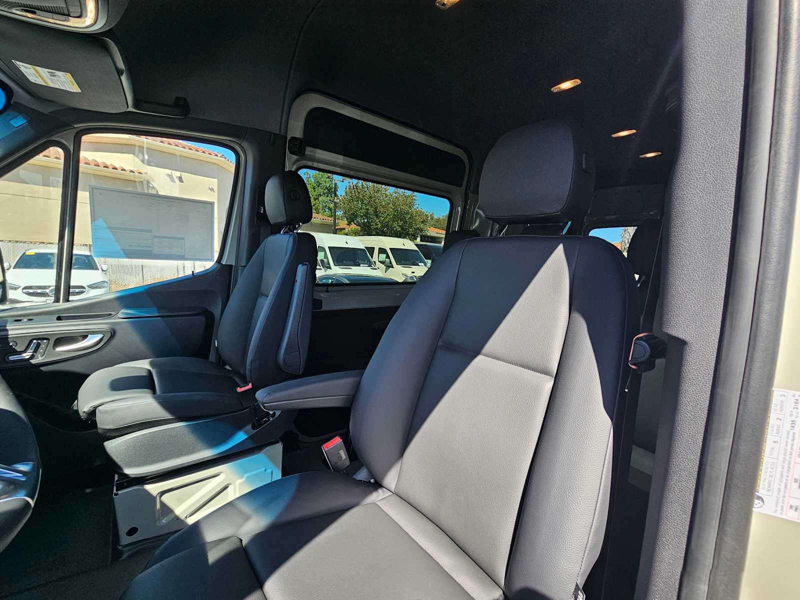 2026 Mercedes-Benz Sprinter 2500 Standard Roof I4 Diesel HO 144 AWD