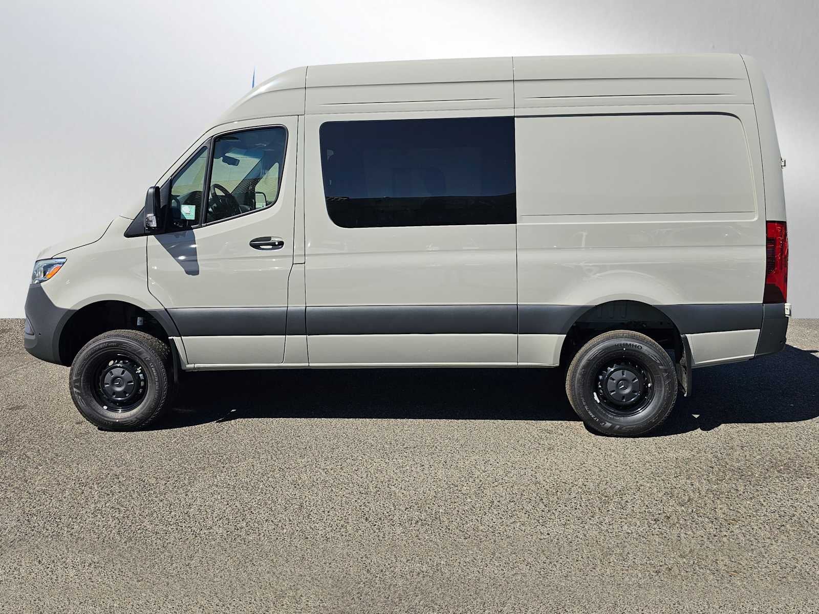 2026 Mercedes-Benz Sprinter 2500 Standard Roof I4 Diesel HO 144 AWD