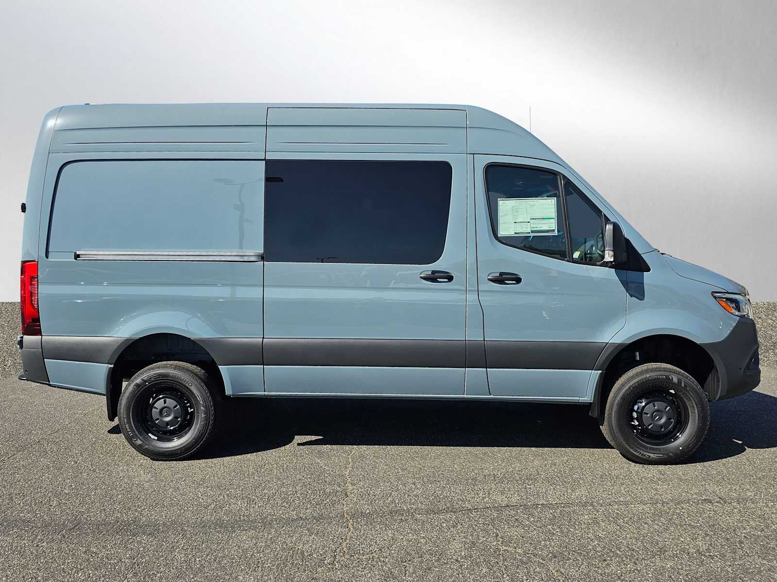 2026 Mercedes-Benz Sprinter 2500 Standard Roof I4 Diesel HO 144 AWD