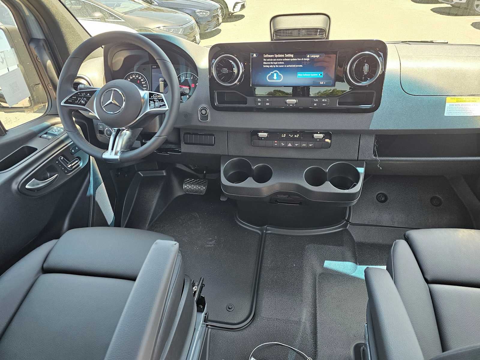 2026 Mercedes-Benz Sprinter 2500 Standard Roof I4 Diesel HO 144 AWD