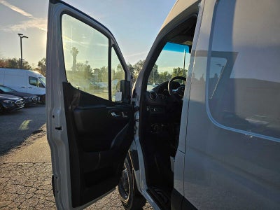 2026 Mercedes-Benz Sprinter 2500 Standard Roof I4 Diesel HO 144" AWD