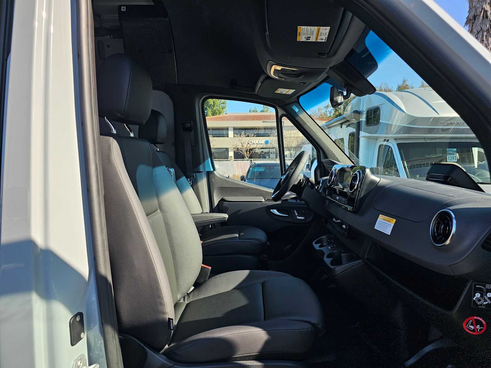 2026 Mercedes-Benz Sprinter 2500 Standard Roof I4 Diesel HO 144 AWD