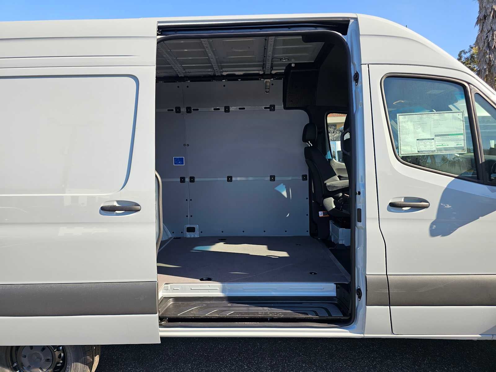 2026 Mercedes-Benz Sprinter 2500 Standard Roof I4 Diesel HO 144 AWD