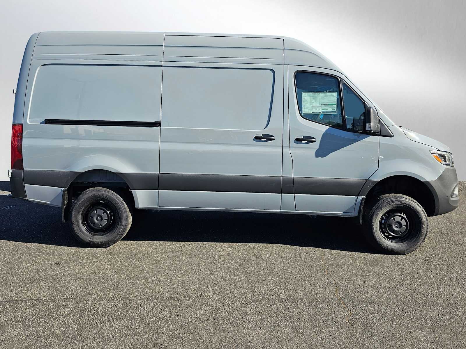 2026 Mercedes-Benz Sprinter 2500 Standard Roof I4 Diesel HO 144 AWD