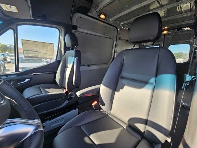2026 Mercedes-Benz Sprinter 2500 Standard Roof I4 Diesel HO 144 AWD