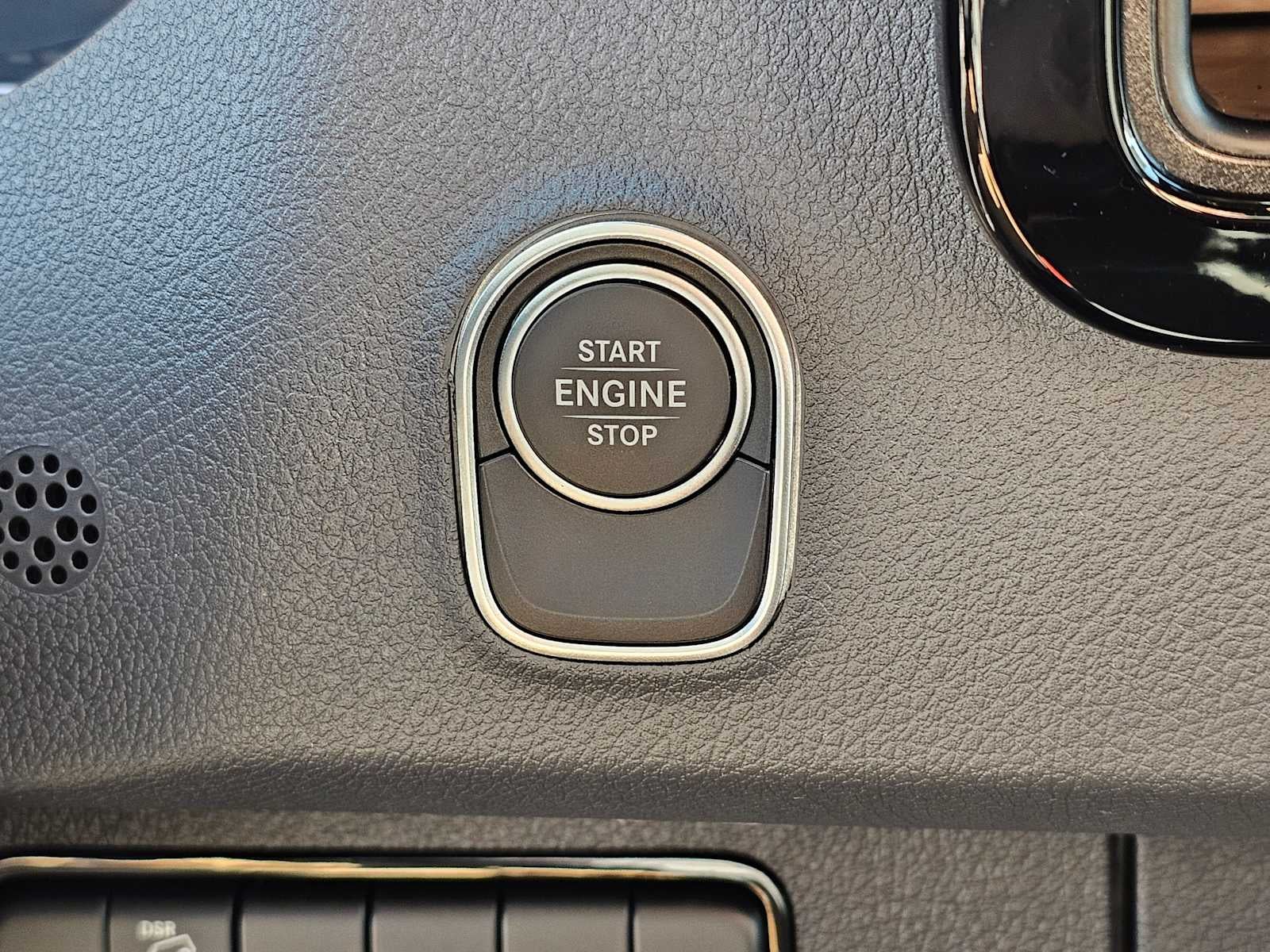 2026 Mercedes-Benz Sprinter 2500 Standard Roof I4 Diesel HO 144 AWD