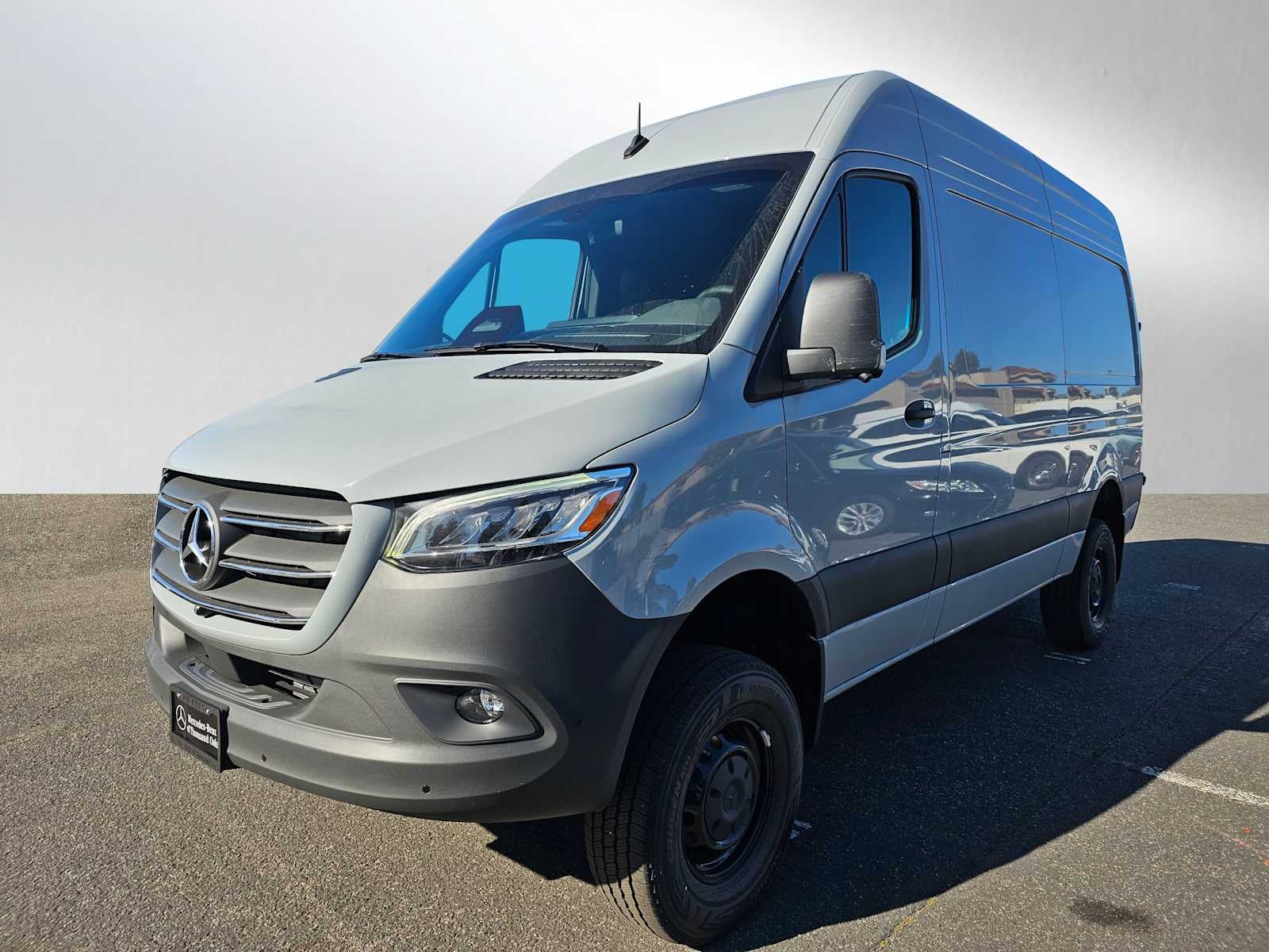 2026 Mercedes-Benz Sprinter 2500 Standard Roof I4 Diesel HO 144 AWD