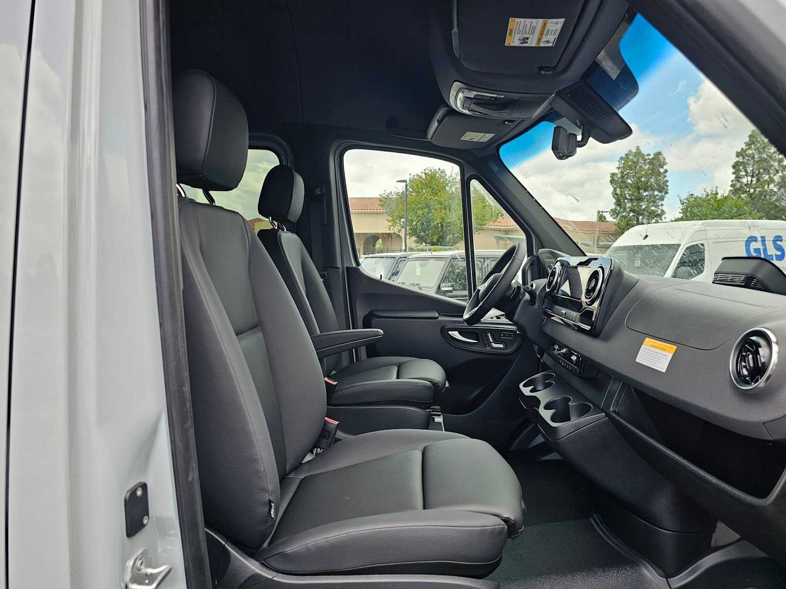 2026 Mercedes-Benz Sprinter 2500 Standard Roof I4 Diesel HO 144 AWD