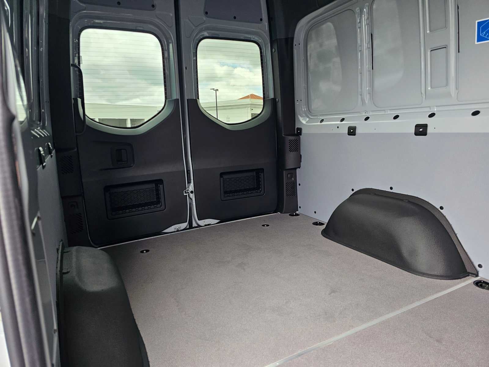 2026 Mercedes-Benz Sprinter 2500 Standard Roof I4 Diesel HO 144 AWD