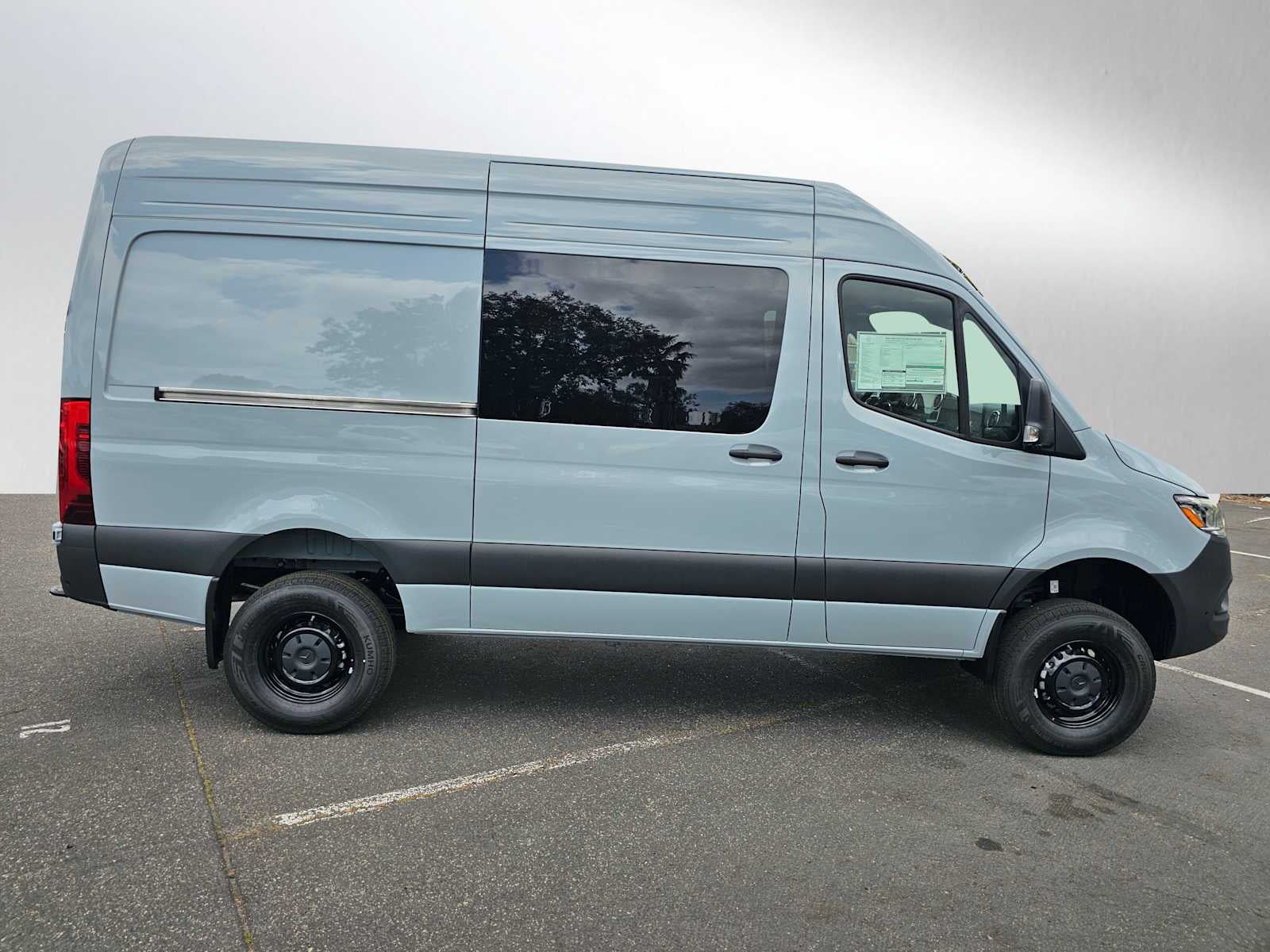 2026 Mercedes-Benz Sprinter 2500 Standard Roof I4 Diesel HO 144 AWD