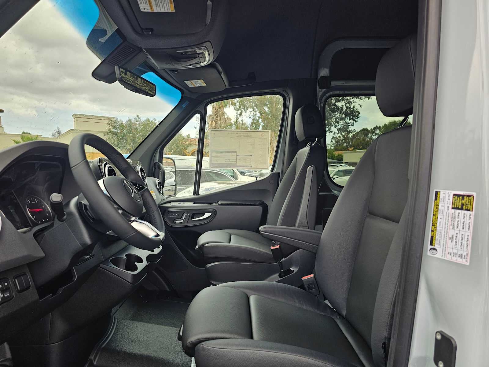 2026 Mercedes-Benz Sprinter 2500 Standard Roof I4 Diesel HO 144 AWD