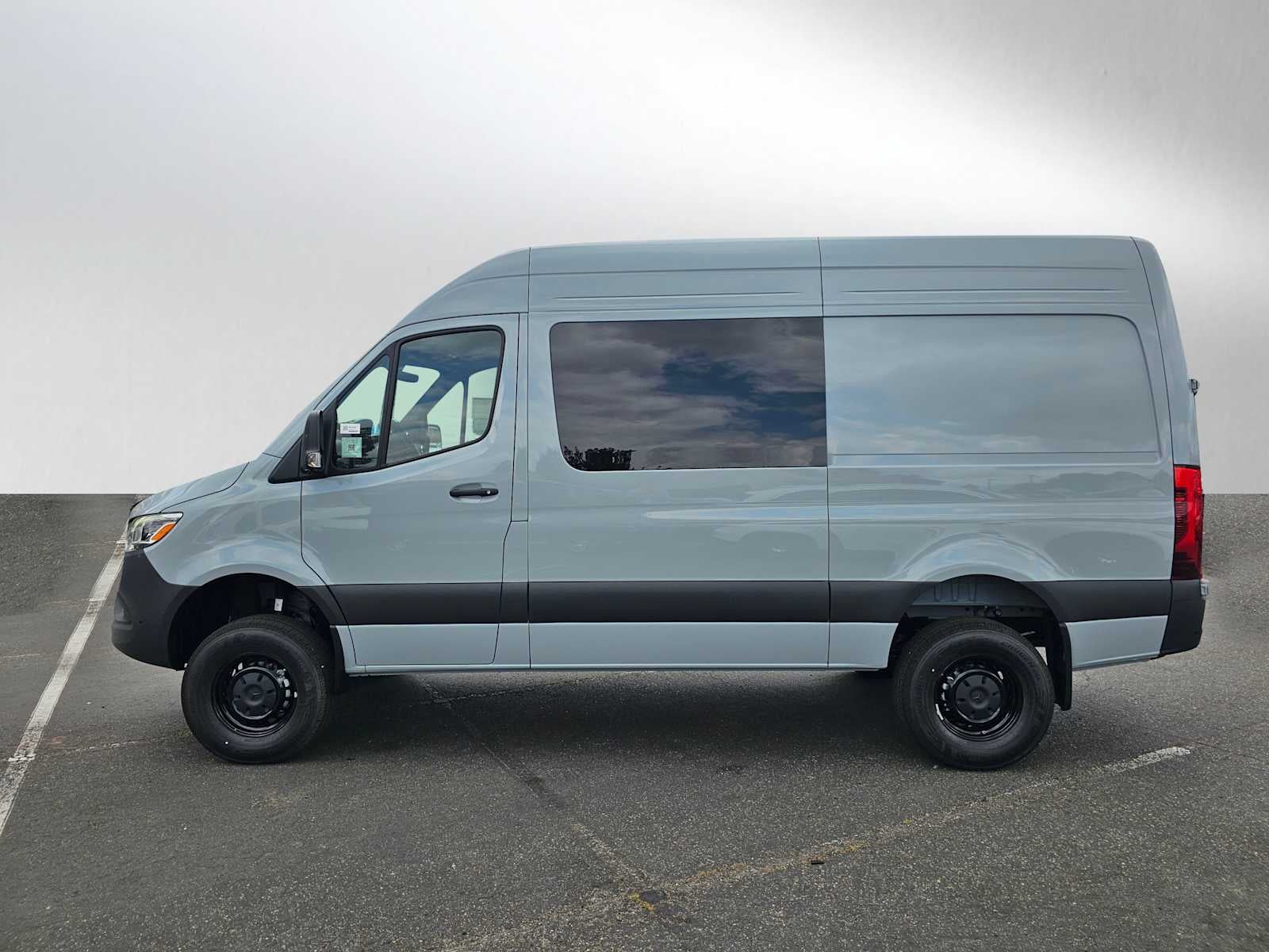 2026 Mercedes-Benz Sprinter 2500 Standard Roof I4 Diesel HO 144 AWD