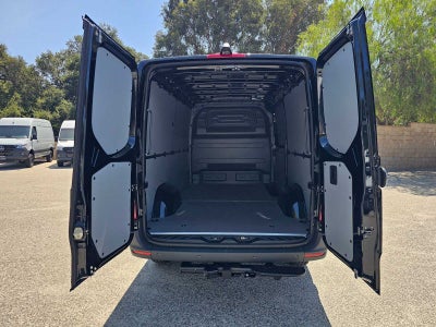 2026 Mercedes-Benz Sprinter 2500 Standard Roof I4 Diesel 144 RWD