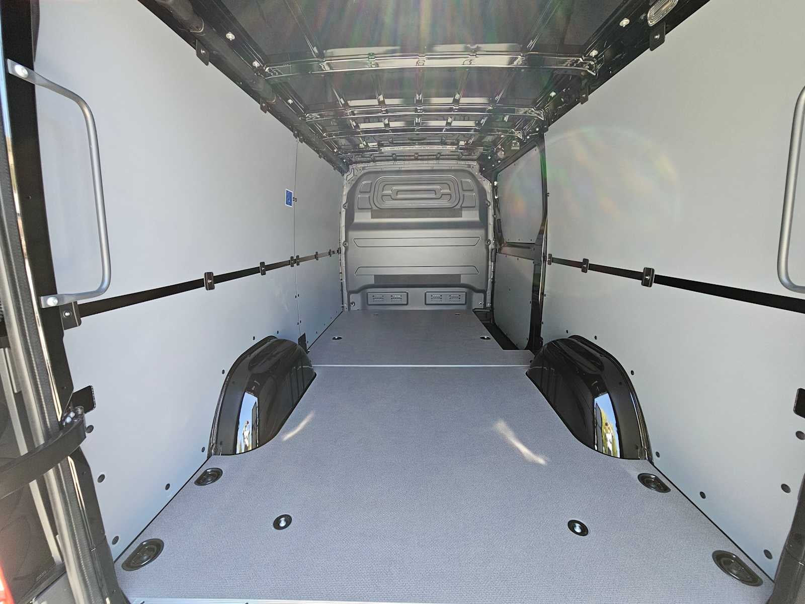2026 Mercedes-Benz Sprinter 2500 Standard Roof I4 Diesel 144 RWD