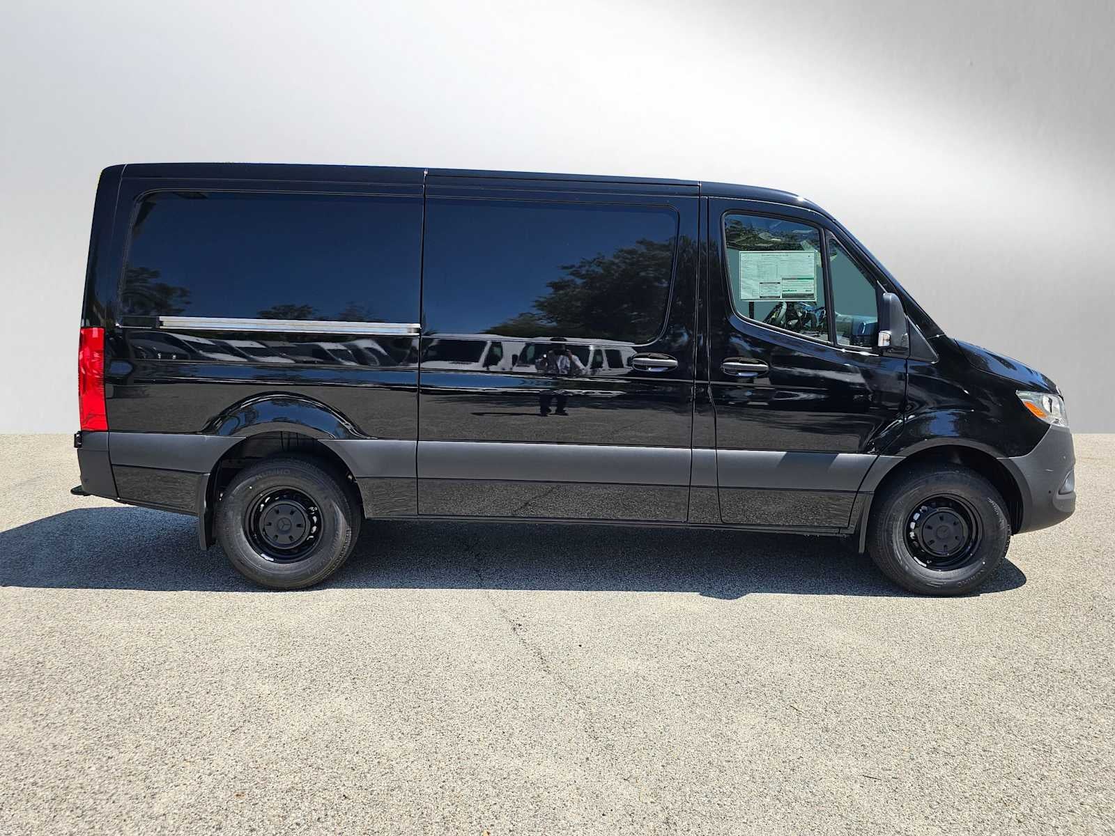2026 Mercedes-Benz Sprinter 2500 Standard Roof I4 Diesel 144 RWD