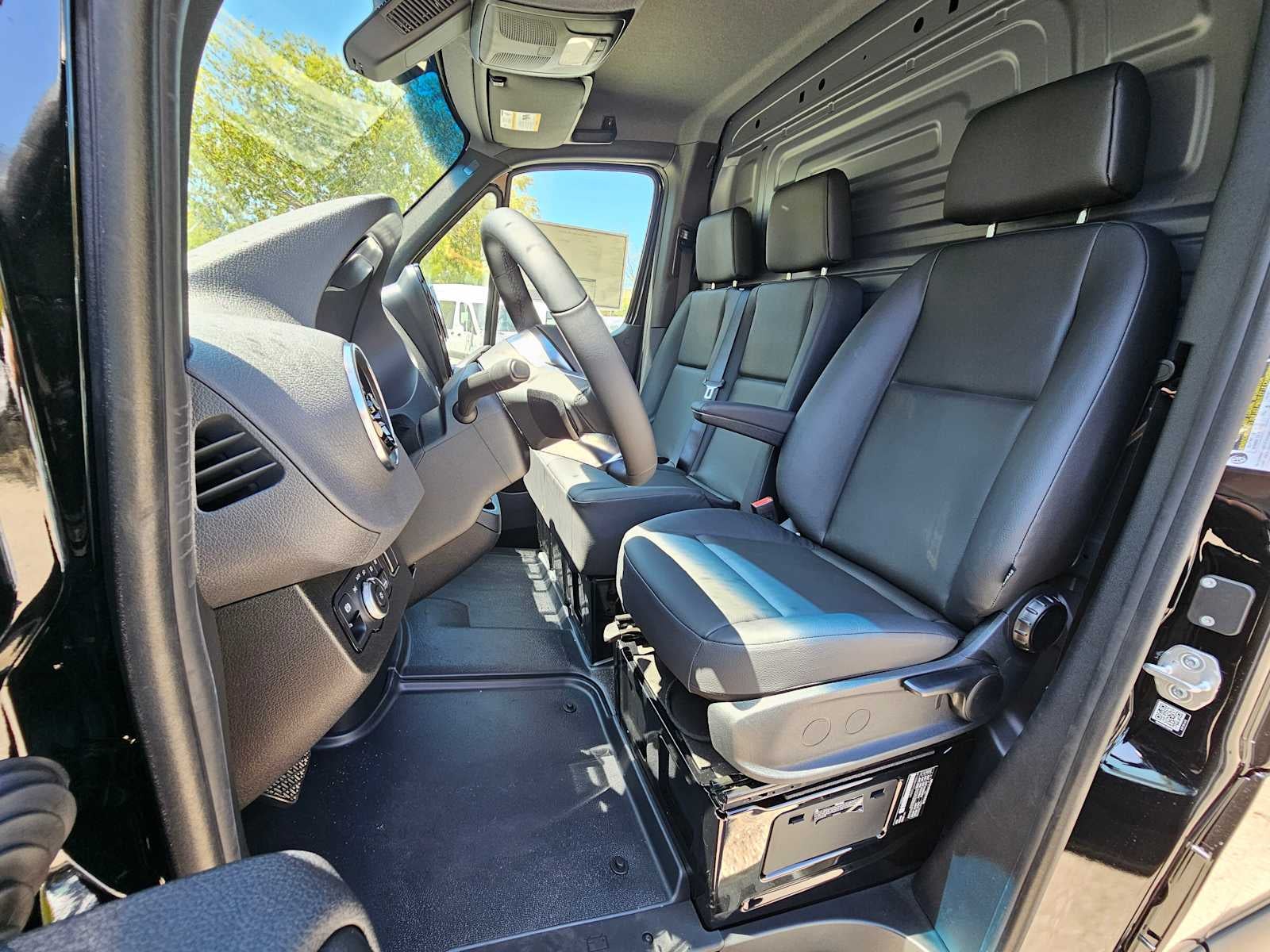 2026 Mercedes-Benz Sprinter 2500 Standard Roof I4 Diesel 144 RWD