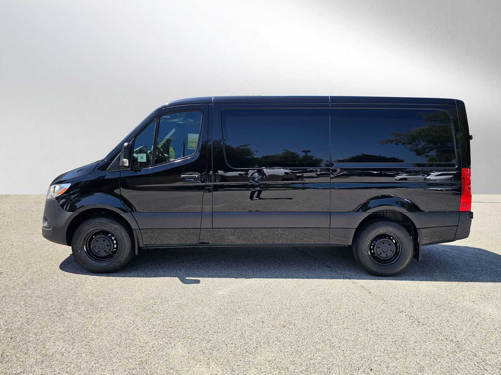 2026 Mercedes-Benz Sprinter 2500 Standard Roof I4 Diesel 144 RWD