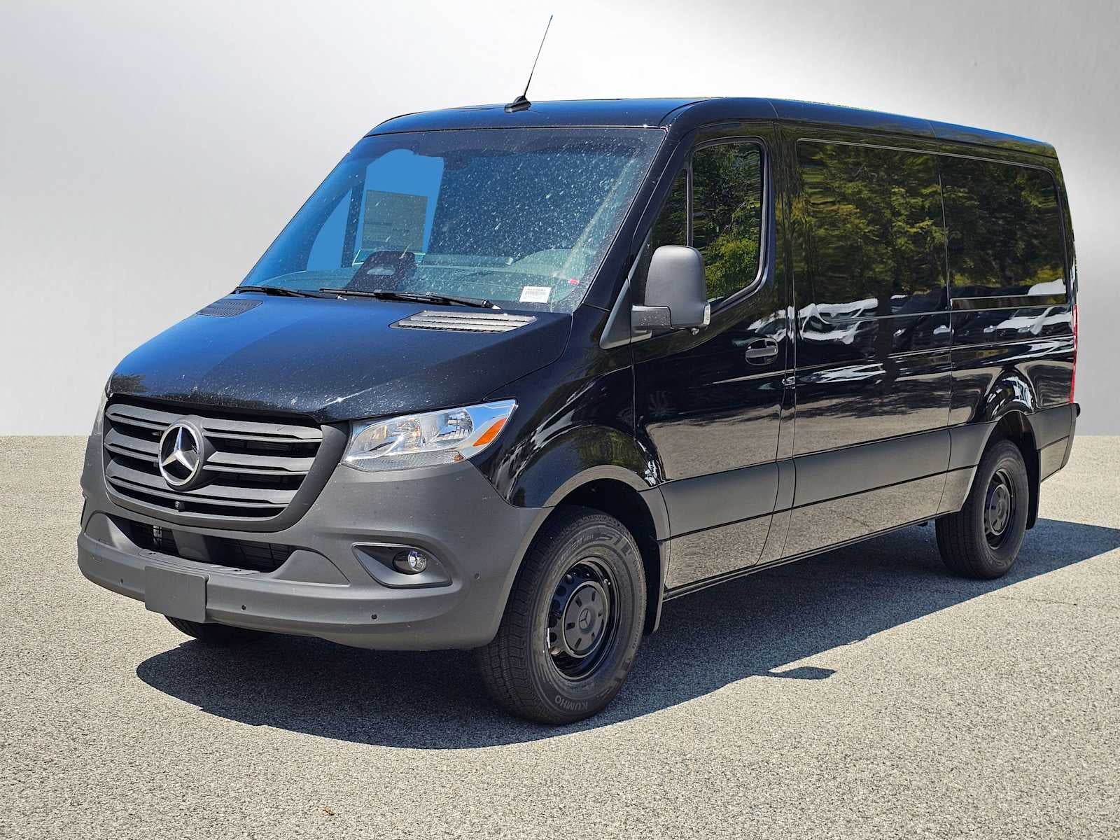 2026 Mercedes-Benz Sprinter 2500 Standard Roof I4 Diesel 144 RWD