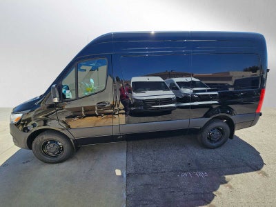 2026 Mercedes-Benz Sprinter 2500 Standard Roof I4 Diesel 144 RWD