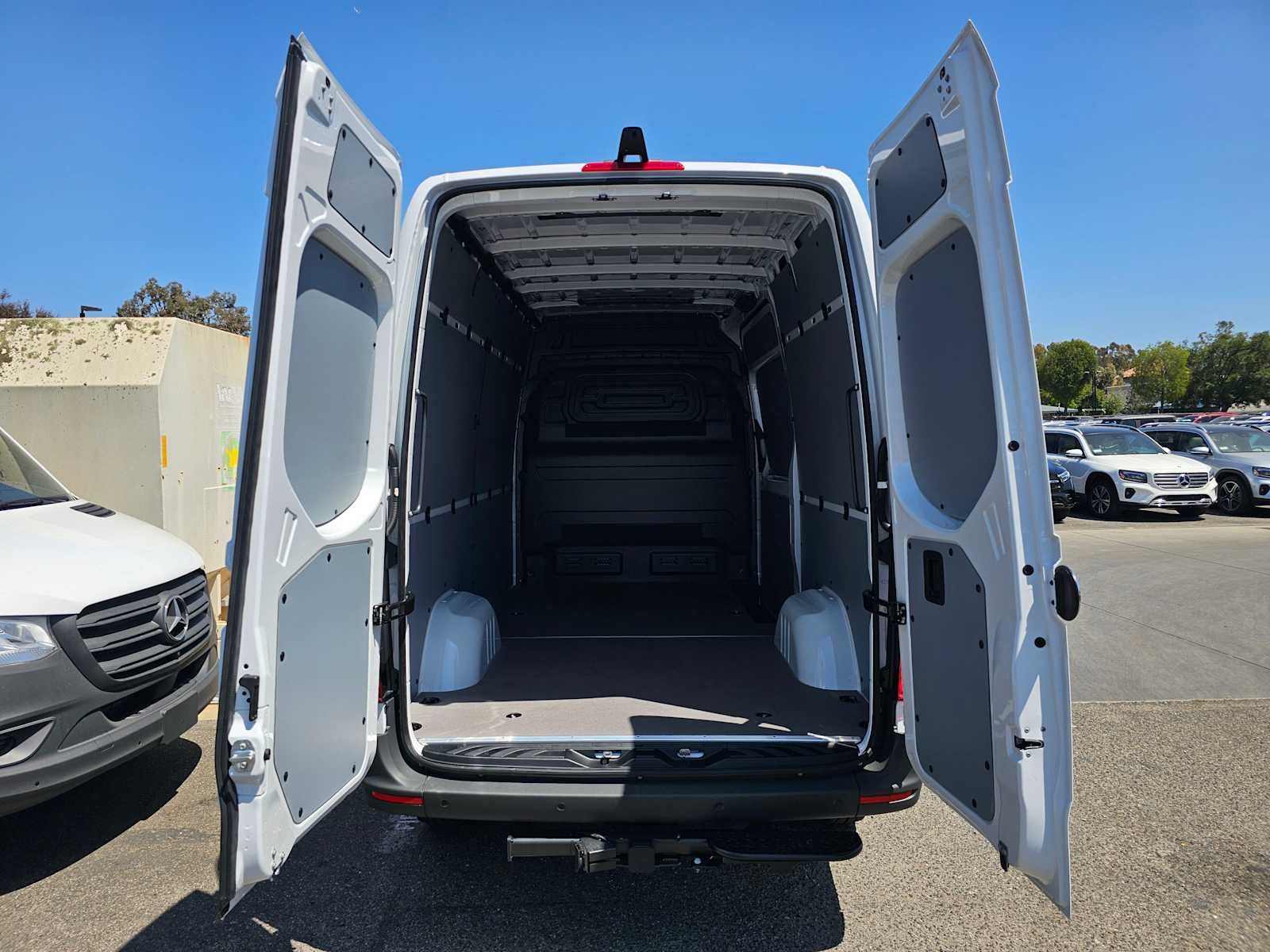 2026 Mercedes-Benz Sprinter 2500 Standard Roof I4 Diesel 144 RWD