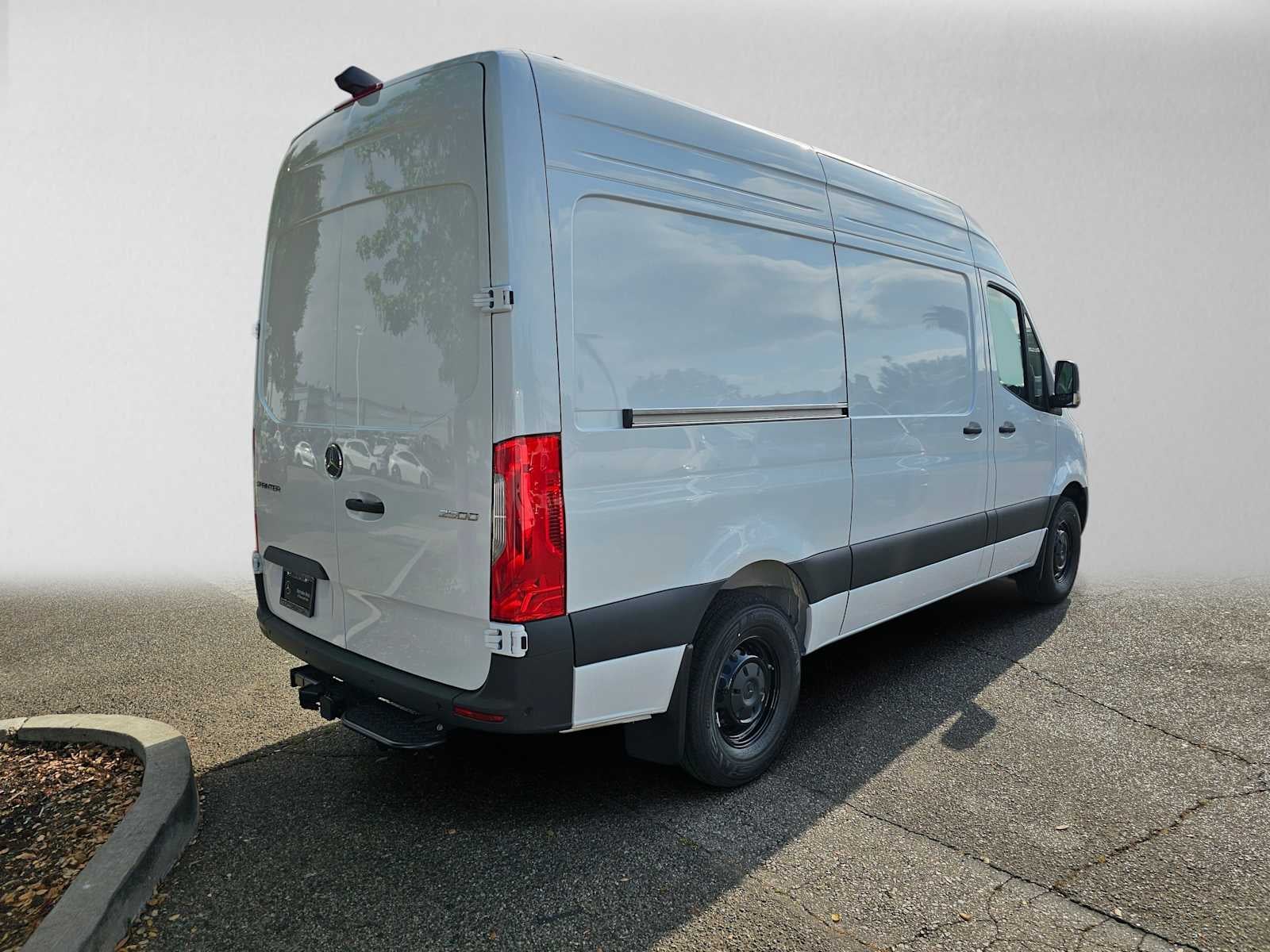 2026 Mercedes-Benz Sprinter 2500 Standard Roof I4 Diesel 144 RWD