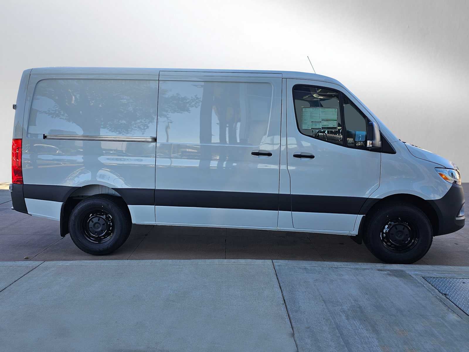 2026 Mercedes-Benz Sprinter 2500 Standard Roof I4 Diesel 144 RWD