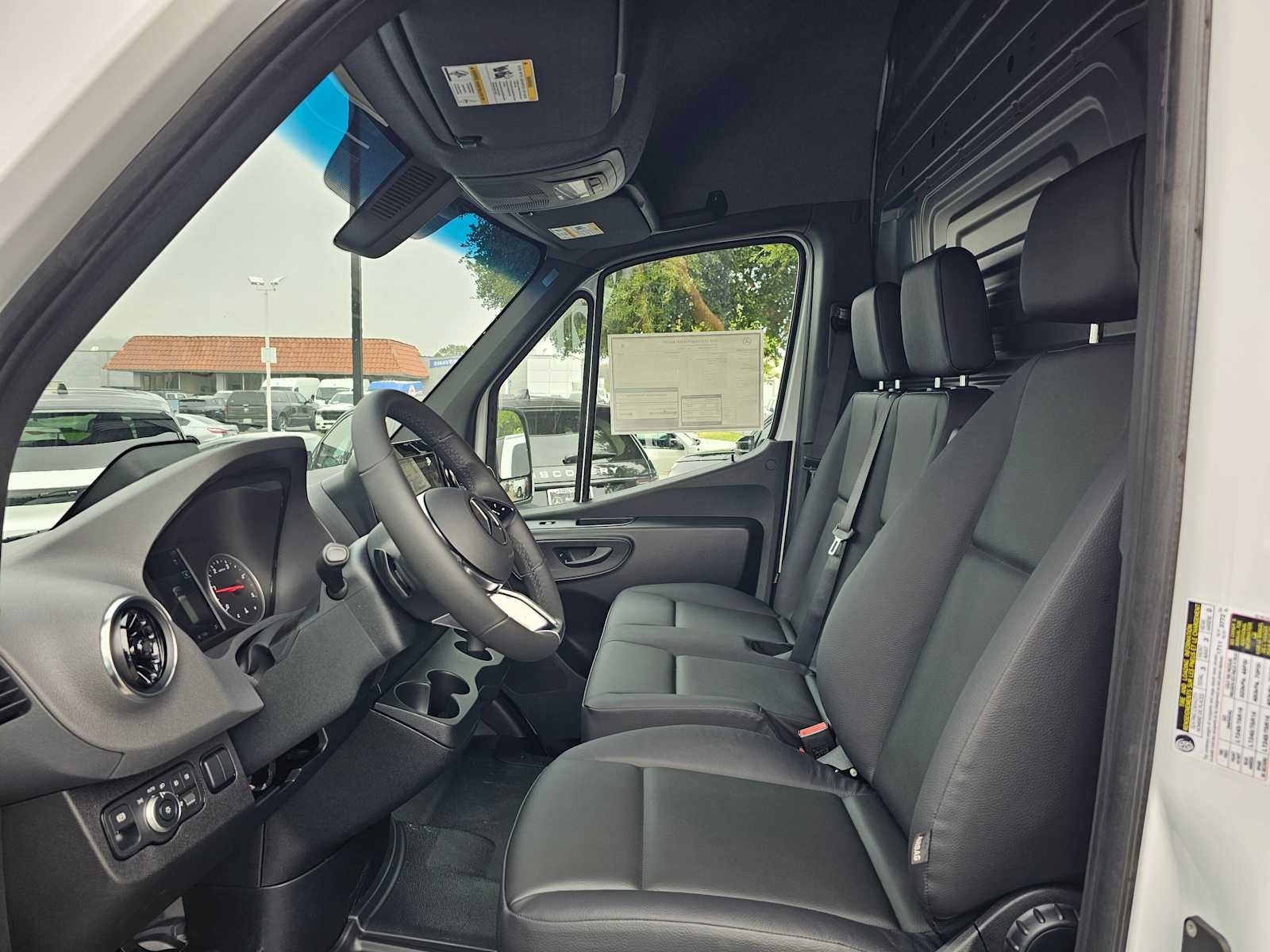 2026 Mercedes-Benz Sprinter 2500 Standard Roof I4 Diesel 144 RWD