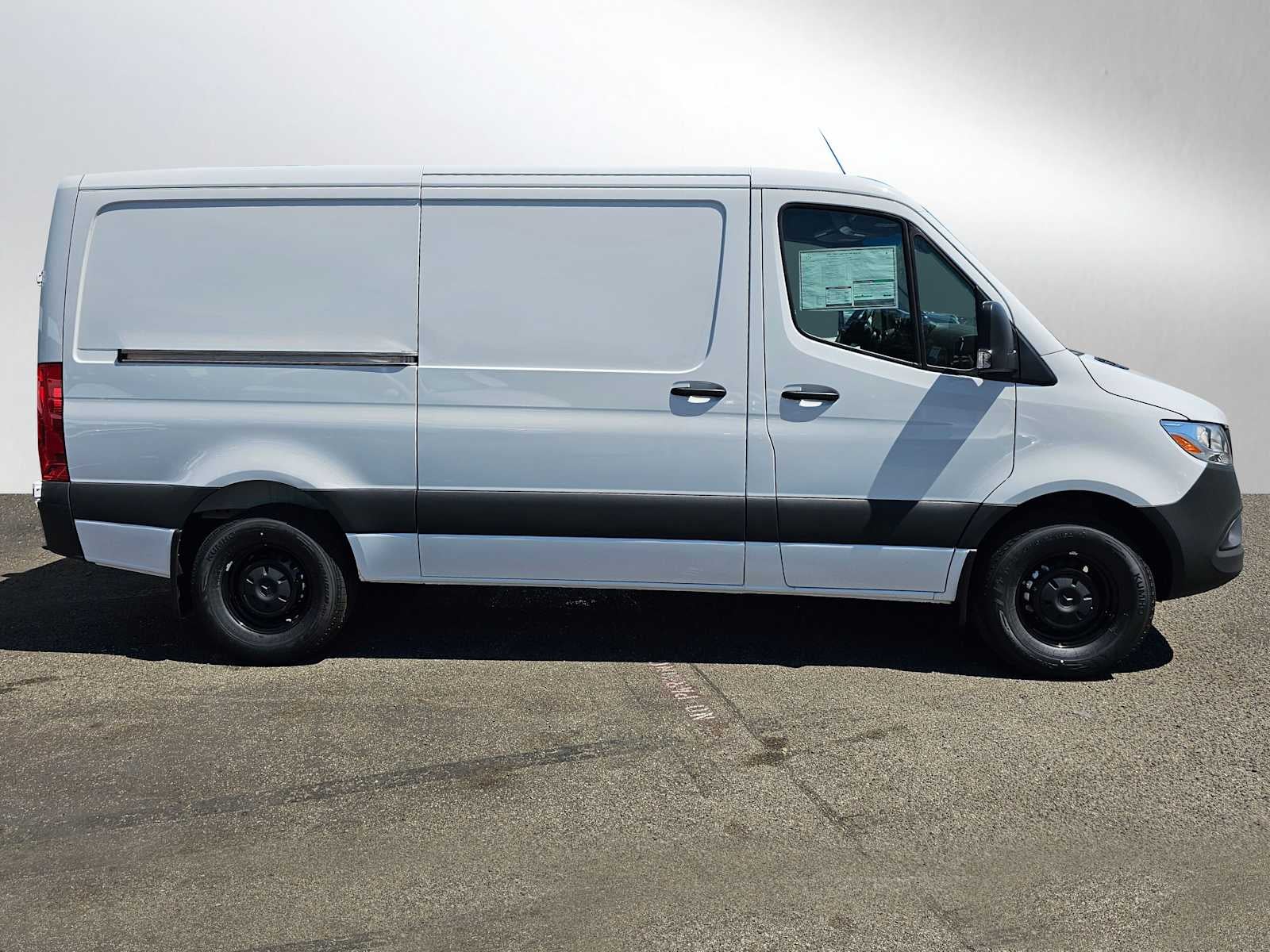 2026 Mercedes-Benz Sprinter 2500 Standard Roof I4 Diesel 144 RWD