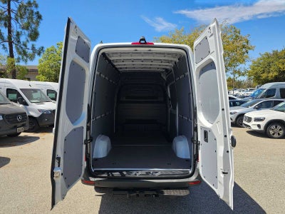 2026 Mercedes-Benz Sprinter 2500 Standard Roof I4 Diesel 144 RWD