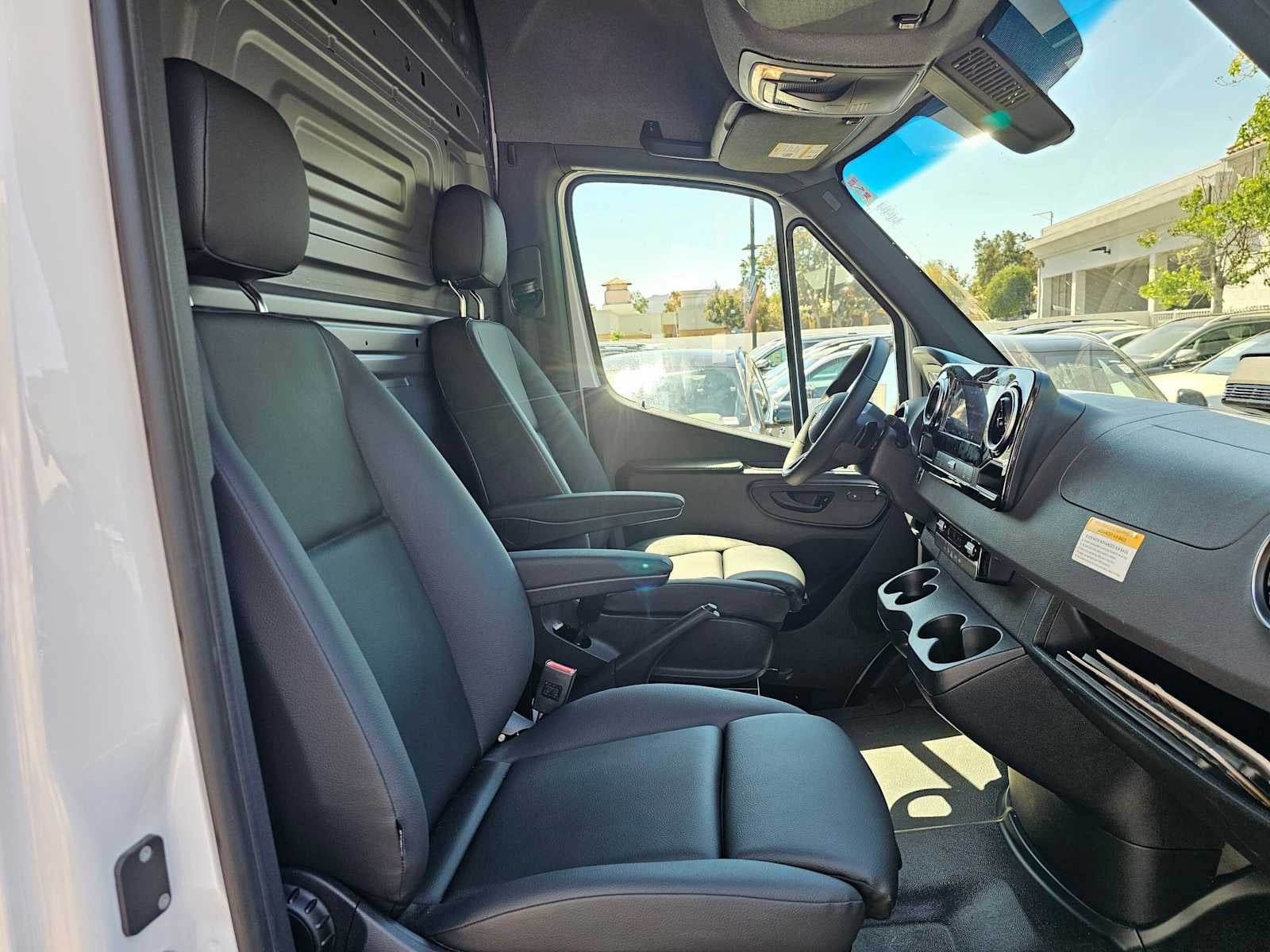 2026 Mercedes-Benz Sprinter 2500 Standard Roof I4 Diesel 144 RWD