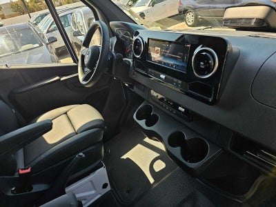 2026 Mercedes-Benz Sprinter 2500 Standard Roof I4 Diesel 144 RWD