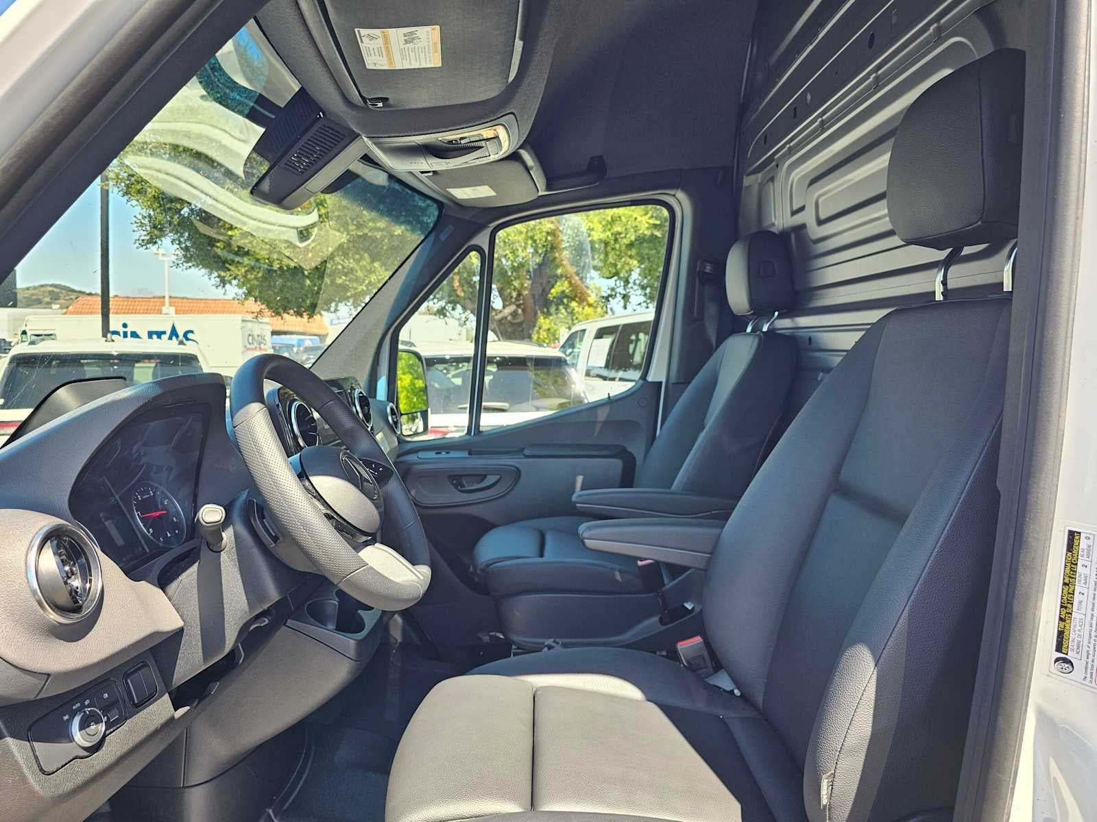 2026 Mercedes-Benz Sprinter 2500 Standard Roof I4 Diesel 144 RWD