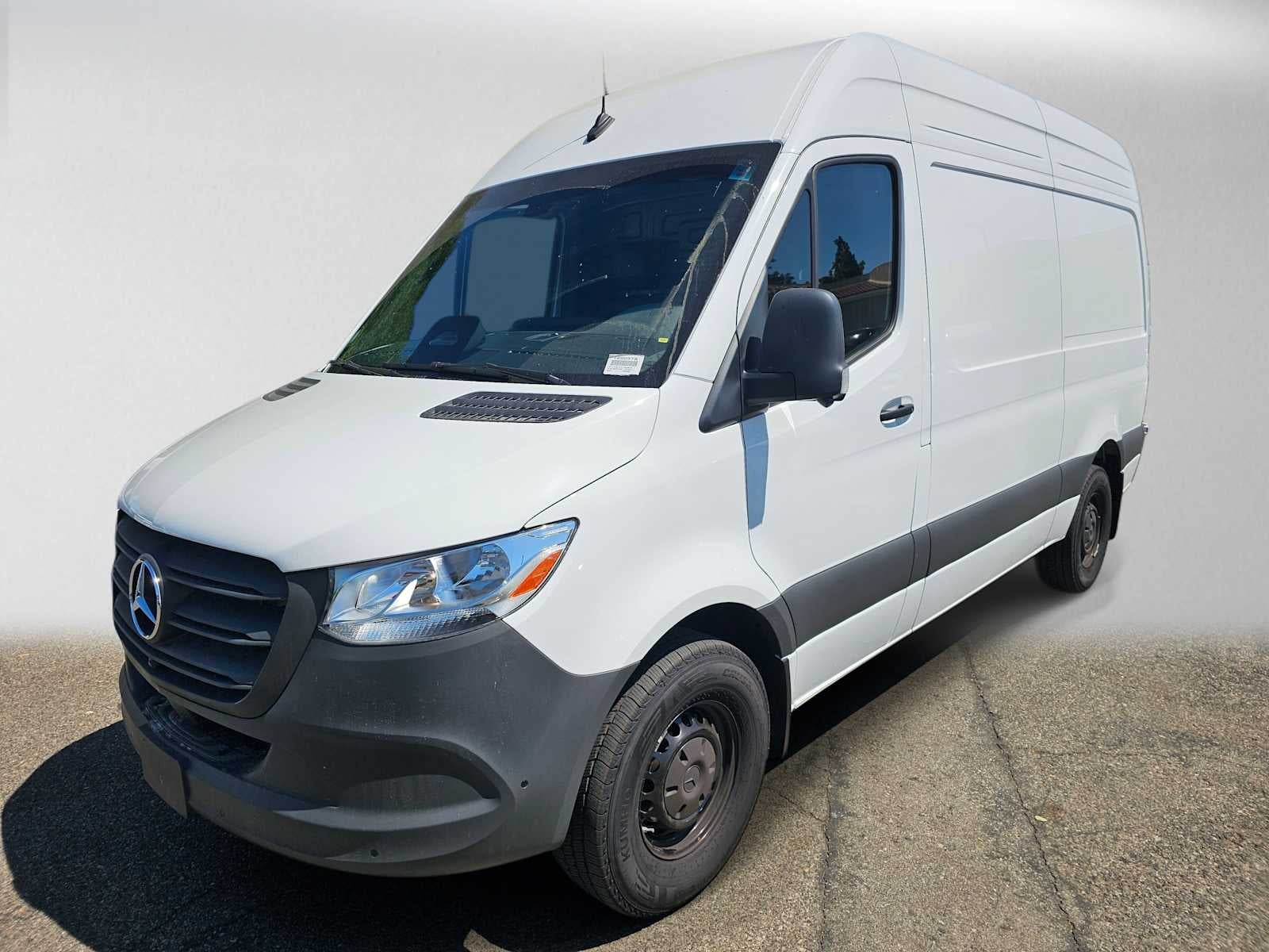 2026 Mercedes-Benz Sprinter 2500 Standard Roof I4 Diesel 144 RWD
