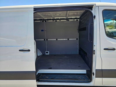 2026 Mercedes-Benz Sprinter 2500 Standard Roof I4 Diesel 144 RWD