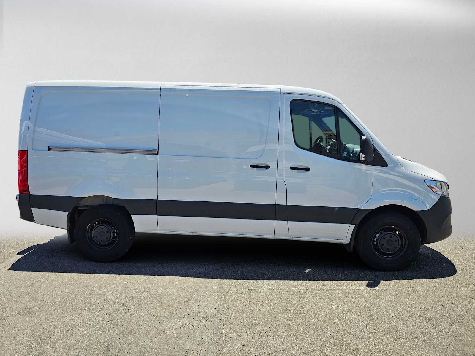 2026 Mercedes-Benz Sprinter 2500 Standard Roof I4 Diesel 144 RWD