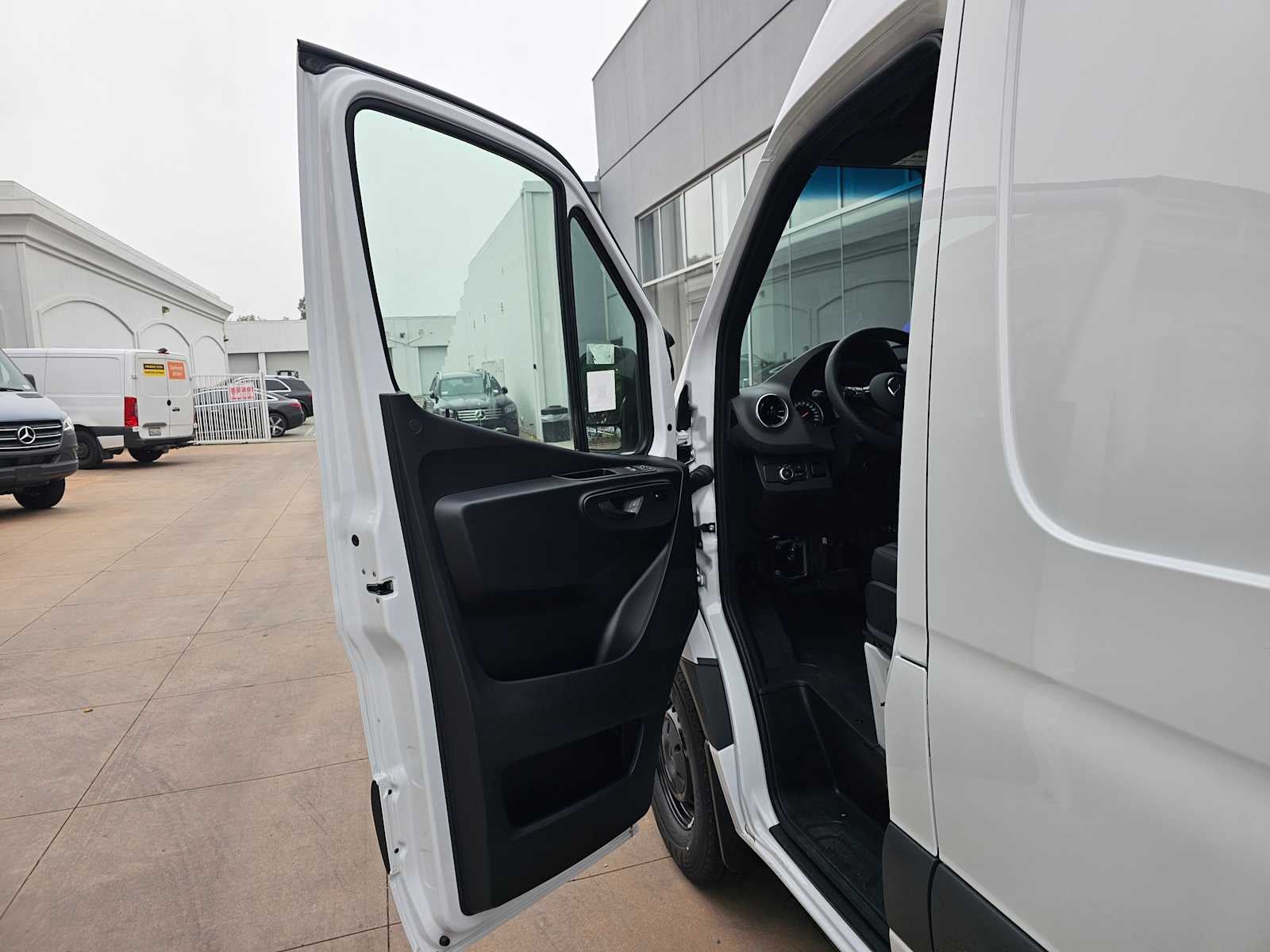 2026 Mercedes-Benz Sprinter 2500 Standard Roof I4 Diesel 144 RWD