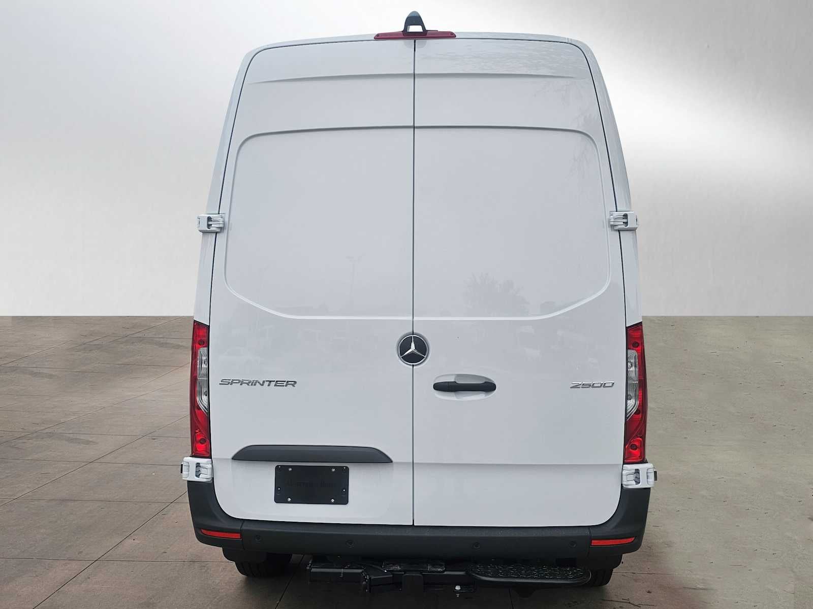 2026 Mercedes-Benz Sprinter 2500 Standard Roof I4 Diesel 144 RWD