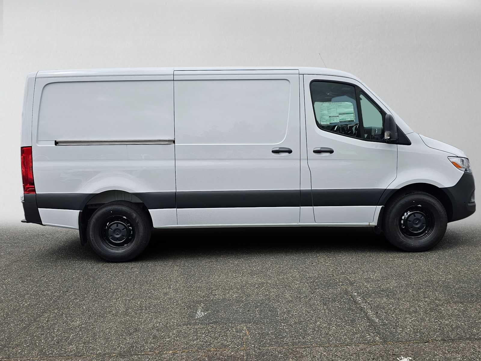 2026 Mercedes-Benz Sprinter 2500 Standard Roof I4 Diesel 144 RWD