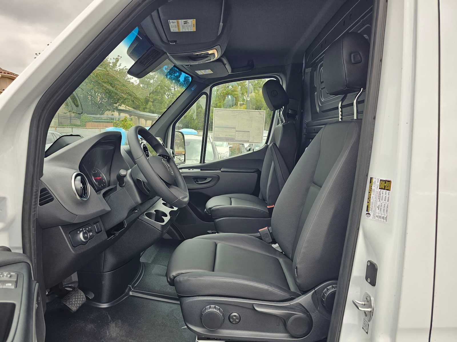 2026 Mercedes-Benz Sprinter 2500 Standard Roof I4 Diesel 144 RWD