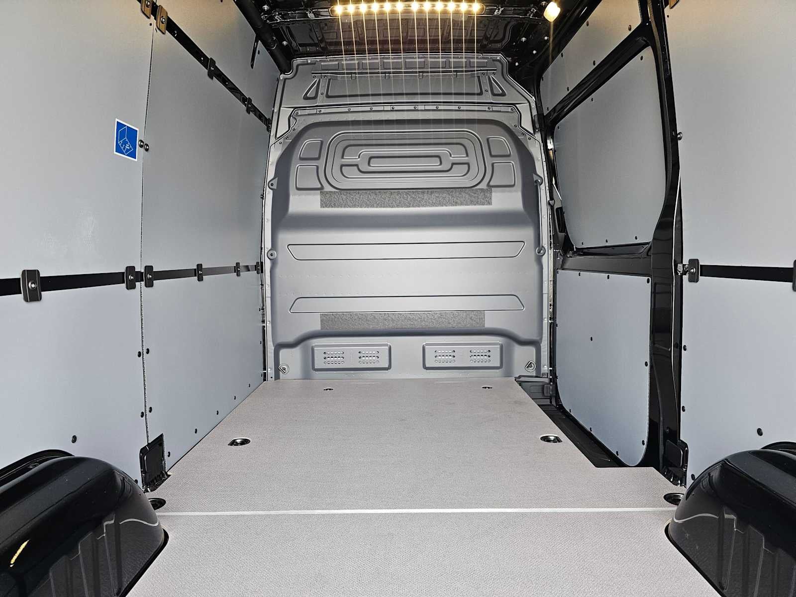 2026 Mercedes-Benz Sprinter 2500 Standard Roof I4 Diesel 144 RWD