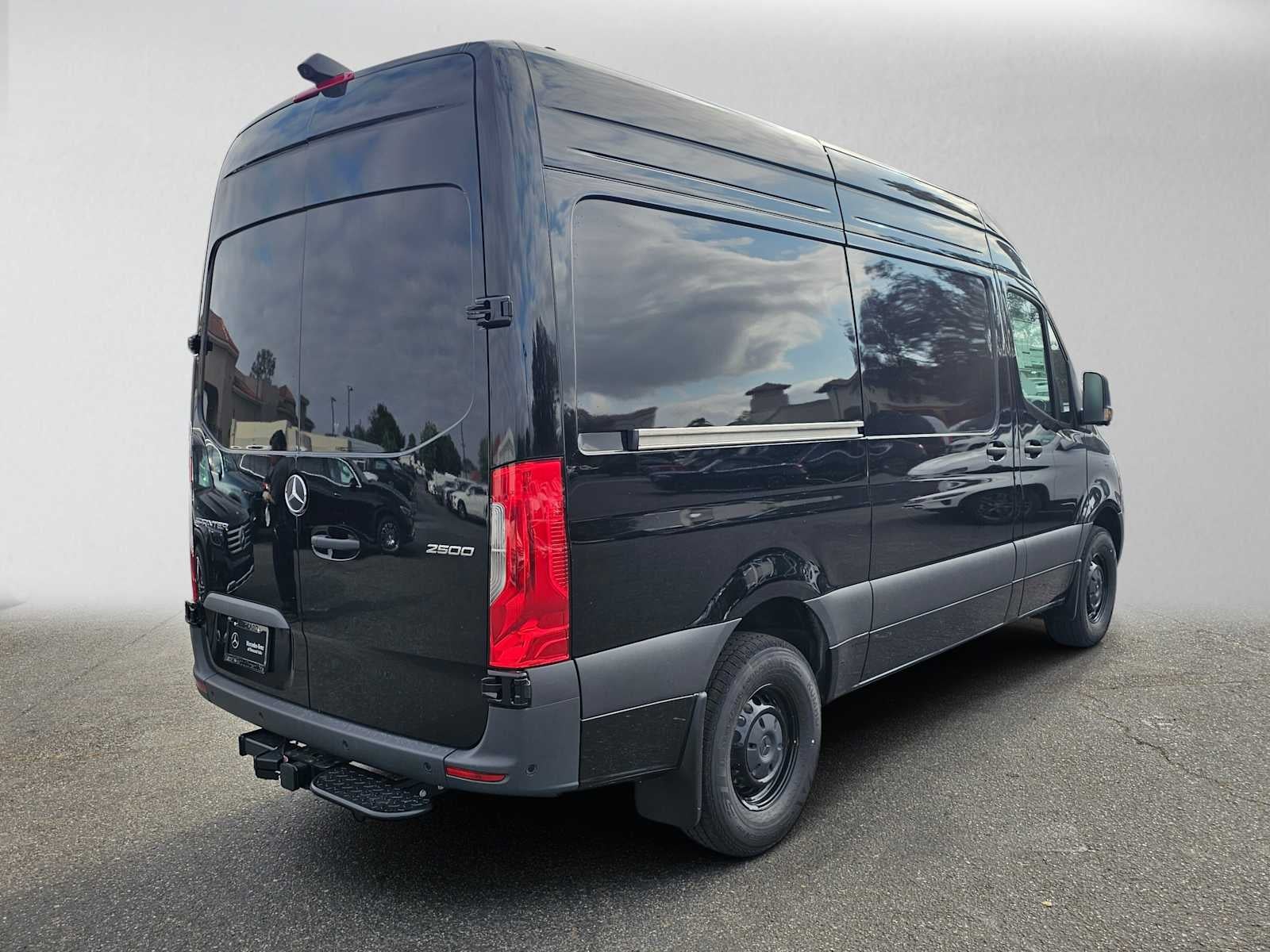 2026 Mercedes-Benz Sprinter 2500 Standard Roof I4 Diesel 144 RWD