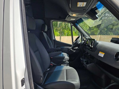 2026 Mercedes-Benz Sprinter 2500 Standard Roof I4 Diesel 144 RWD